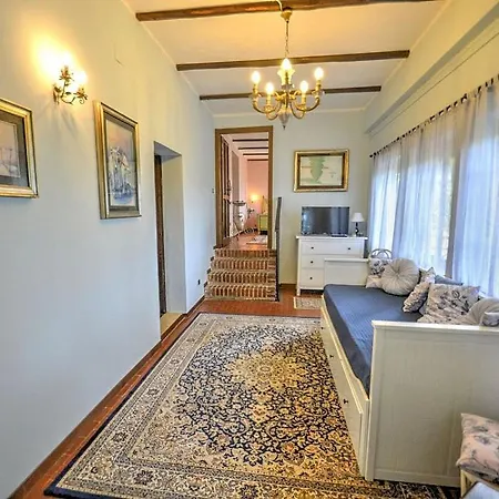 Sleeps 8 Pool Wifi فيلة تيرني