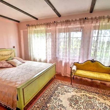 Sleeps 8 Pool Wifi تيرني