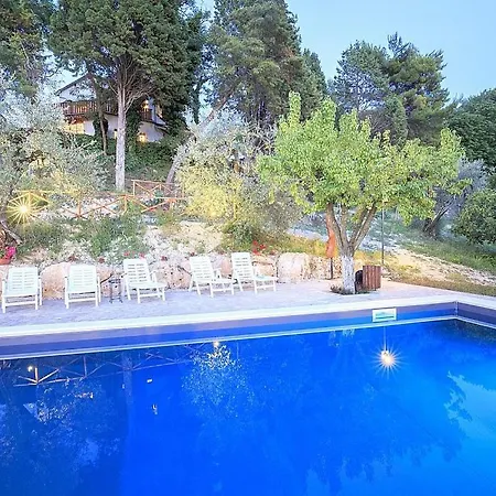 فيلة Sleeps 8 Pool Wifi *