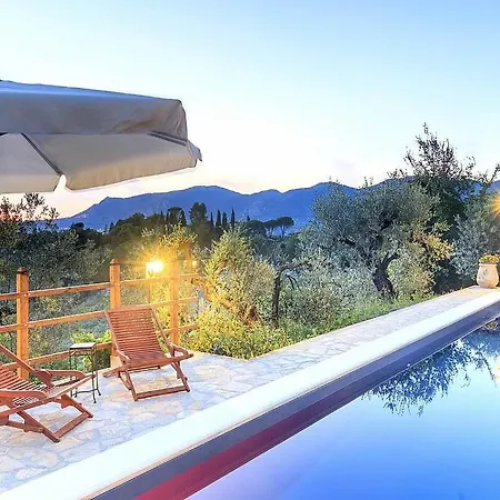 فيلة Sleeps 8 Pool Wifi